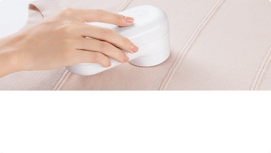 image of furniture with lint - مزيل الوبر Lint Remover